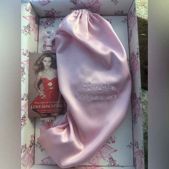 Stanley x Love Shack Fancy Rosa Beaux 20oz - Picture 6 of 8